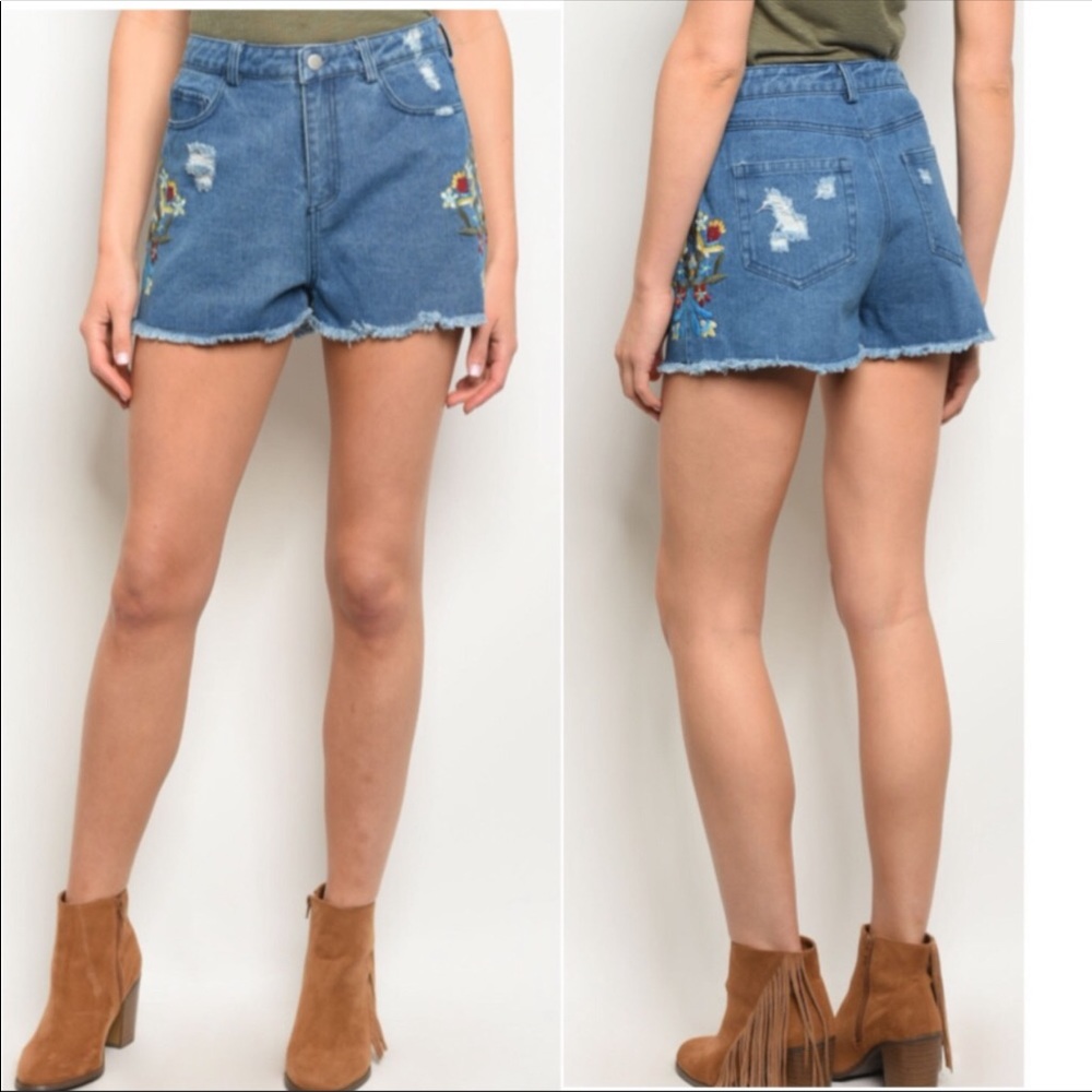 High waisted Floral  Embroidered  Denim Shorts - Picture 2 of 9